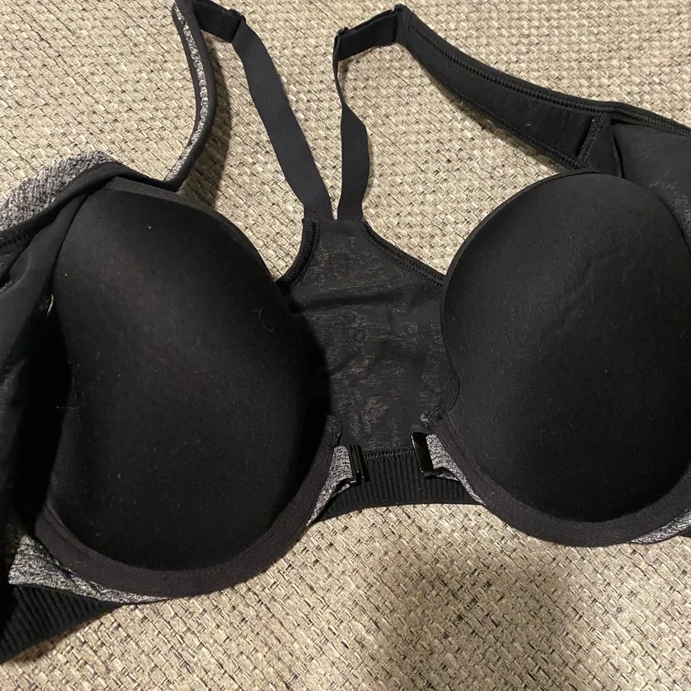Women's VS Gray Sports Bra - Picture 6 of 8